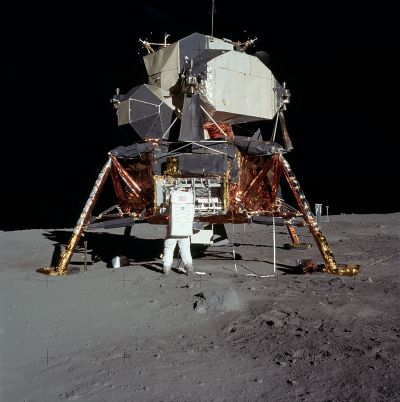 AS11-40-5927
