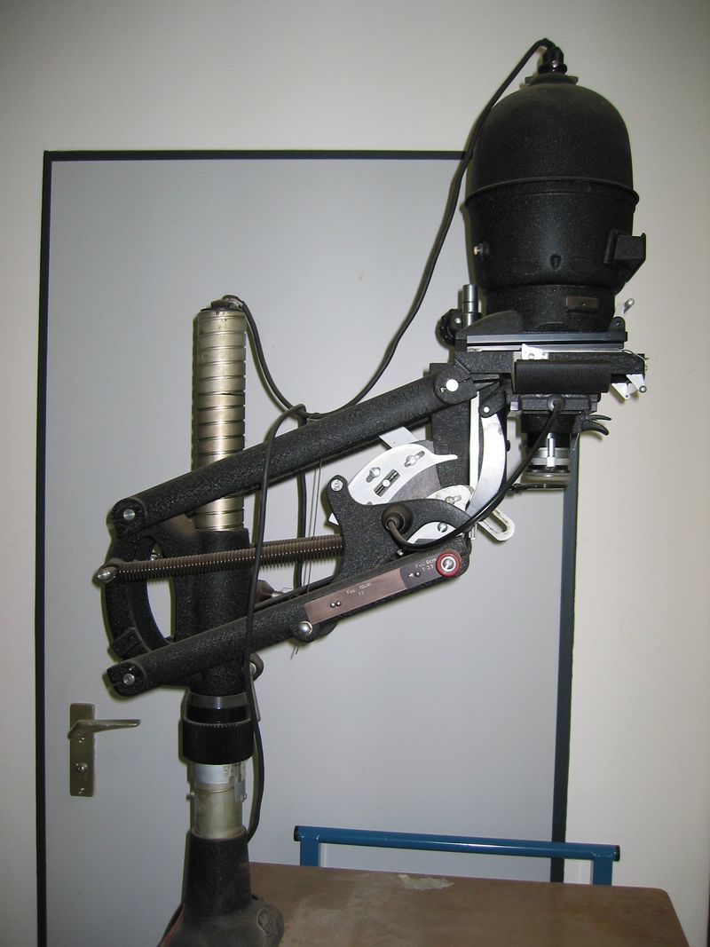 Leitz_Focomat_IIc_(side)