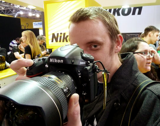 D800
