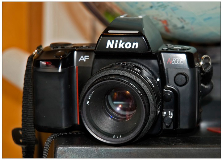 Nikon8008