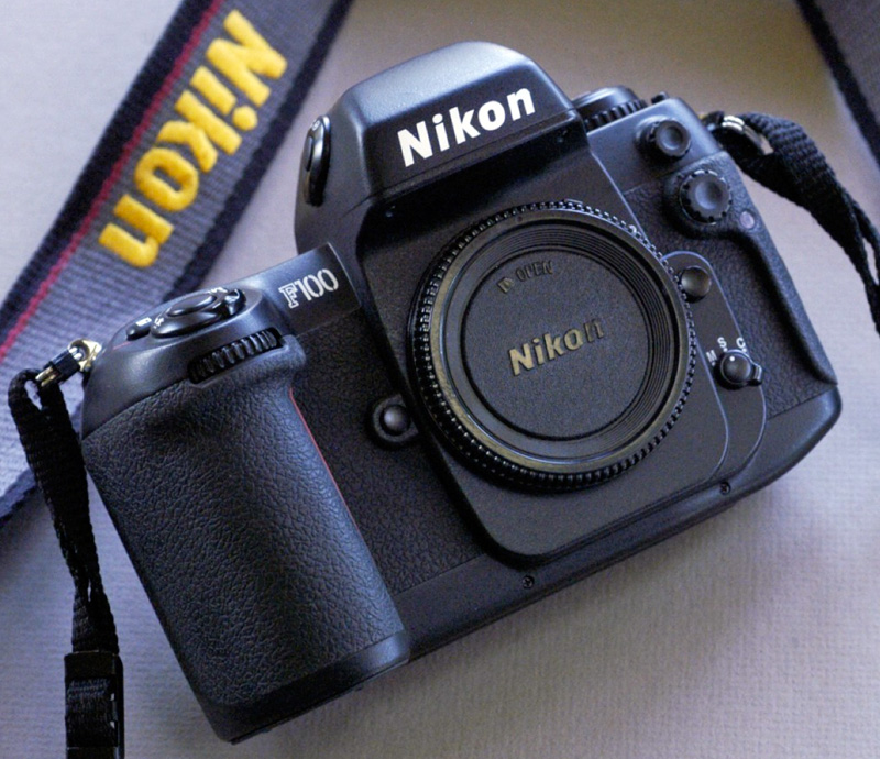 Nikonf100