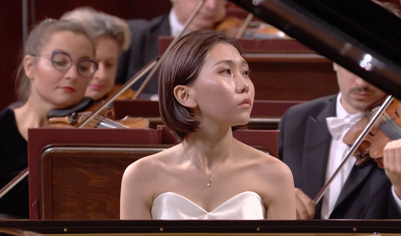 Aimi Kobayashi-2