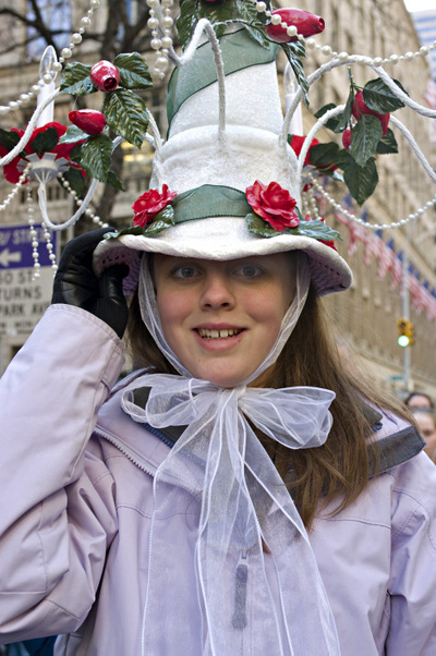 Bunnellgirlchandelier_2